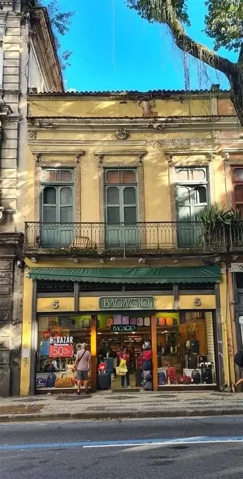 Baixo Jaguar: A Rua da Carioca Renova sua Boemia
